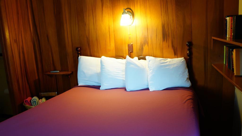 Harbor Haus Inn & Suites Cilipi Ruang foto