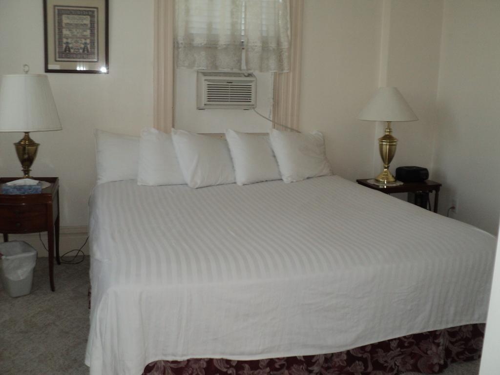 Harbor Haus Inn & Suites Cilipi Bagian luar foto