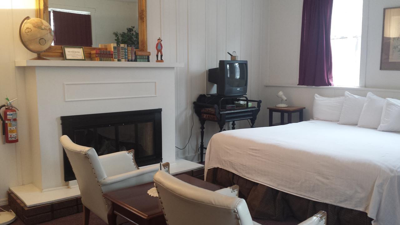 Harbor Haus Inn & Suites Cilipi Bagian luar foto