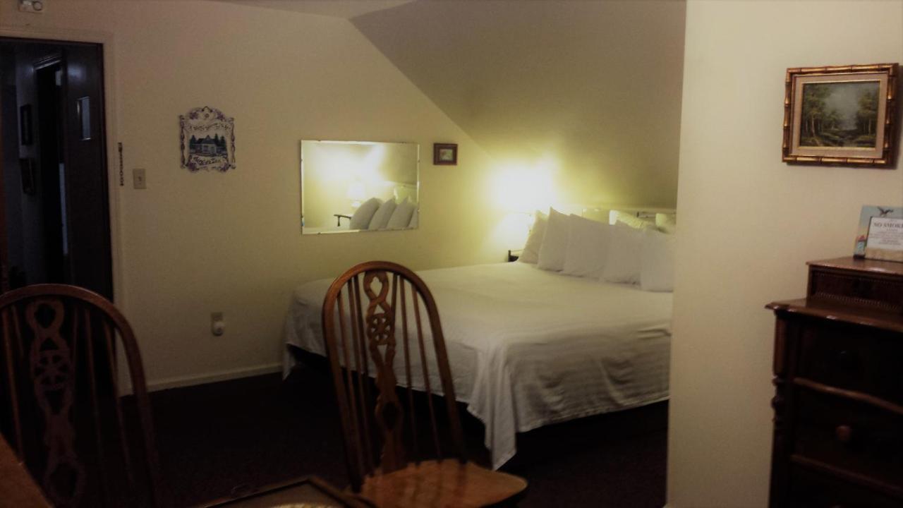 Harbor Haus Inn & Suites Cilipi Bagian luar foto
